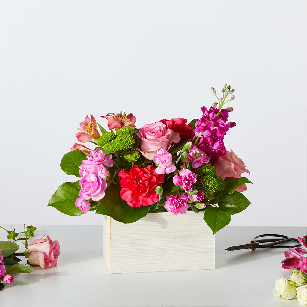 Sweetberry Box – A Florist Original – TAYLOR'S MERCANTILE, Sewanee TN