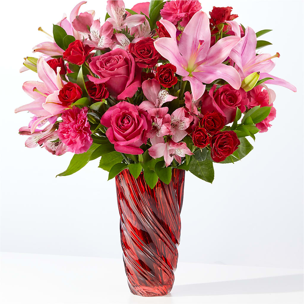 In Love Bouquet with Luxe Swirl Vase – TAYLOR'S MERCANTILE, Sewanee TN