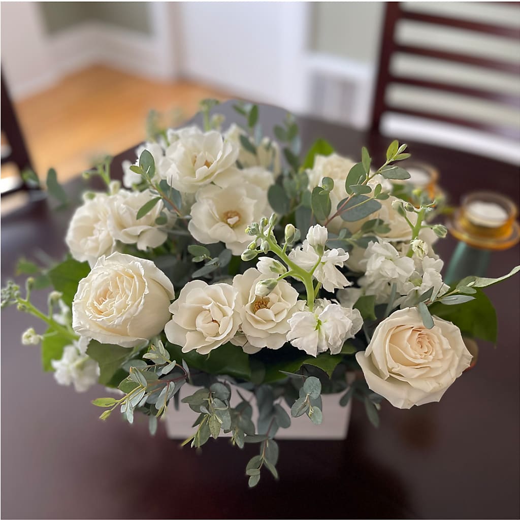 Fresh Linen Box Bouquet – TAYLOR'S MERCANTILE, Sewanee TN
