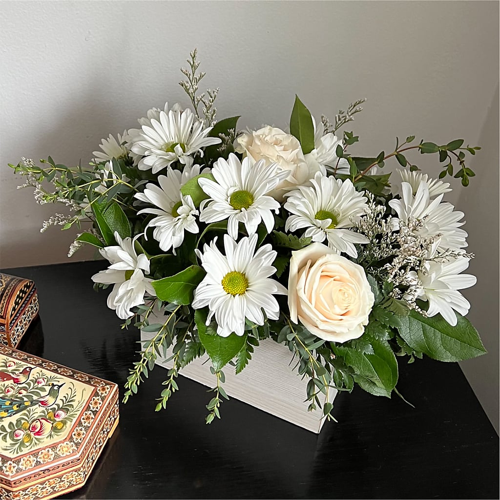 Fresh Linen Box Bouquet – TAYLOR'S MERCANTILE, Sewanee TN