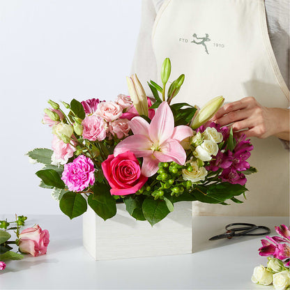 Sweetberry Box – A Florist Original – TAYLOR'S MERCANTILE, Sewanee TN