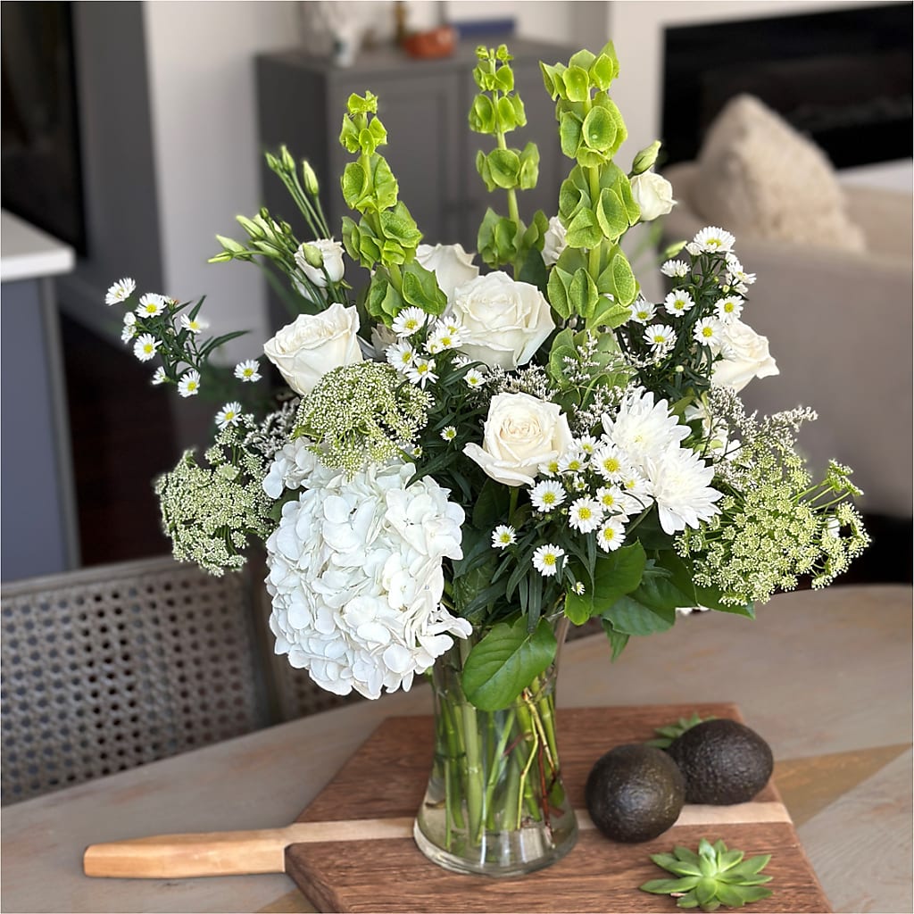 Classic Ivory – A Florist Original – TAYLOR'S MERCANTILE, Sewanee TN