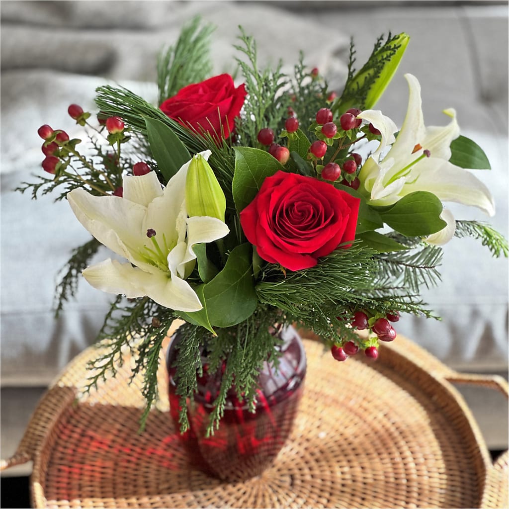 Evergreen Delight Bouquet – TAYLOR'S MERCANTILE, Sewanee TN