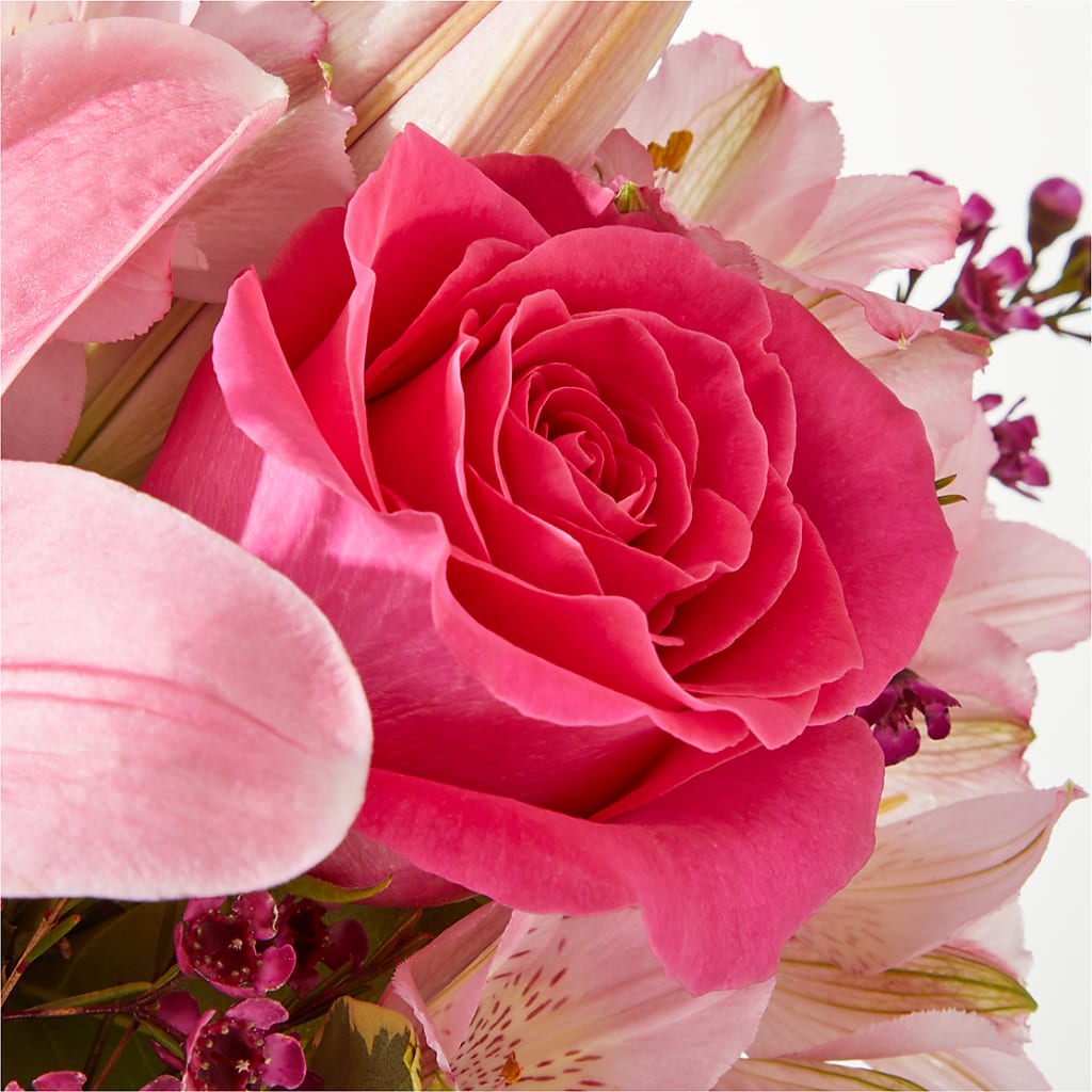 Lucky in Love Bouquet – TAYLOR'S MERCANTILE, Sewanee TN