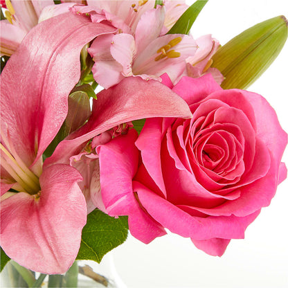 Lots of Love Bouquet – TAYLOR'S MERCANTILE, Sewanee TN