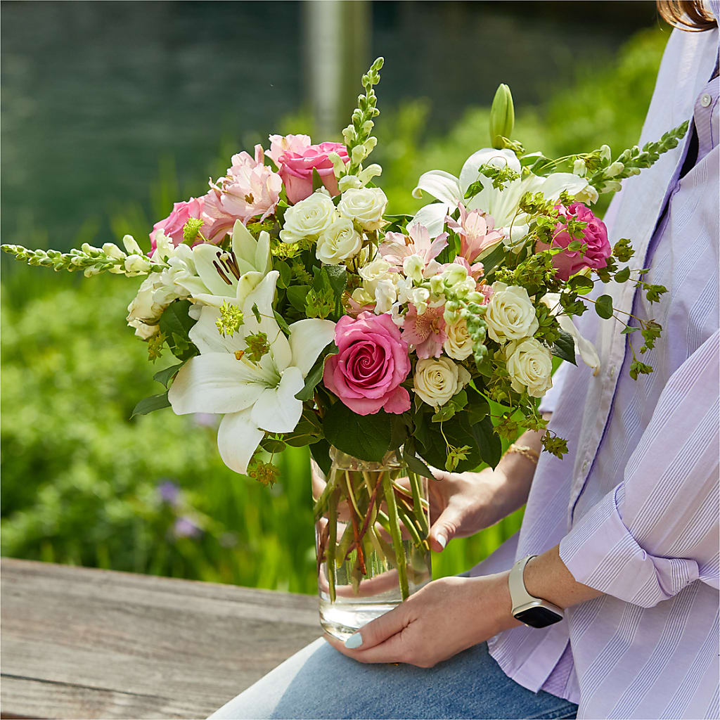 Fondly Bouquet – TAYLOR'S MERCANTILE, Sewanee TN